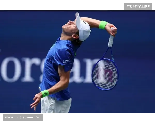 德米纳尔后两盘状态下滑，阿尔卡拉斯连续破发锁定胜局